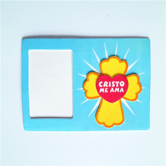 “Cristo Me Ama” Picture Frame Magnet Craft Kit